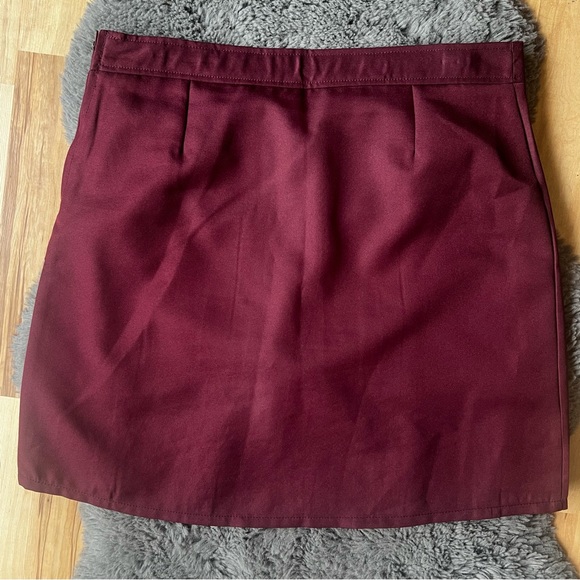 NWOT Girls French Toast Burgundy Pleated Two Tab Skort Uniform Size 16.5 - Picture 11 of 12